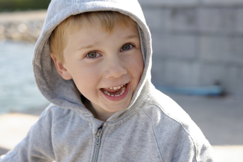 Hoodie molletonné gris enfant